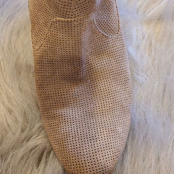 Steve‎ Madden womens tan suade ankle booties with zipper sides size 6 1/2 - Picture 2 of 9